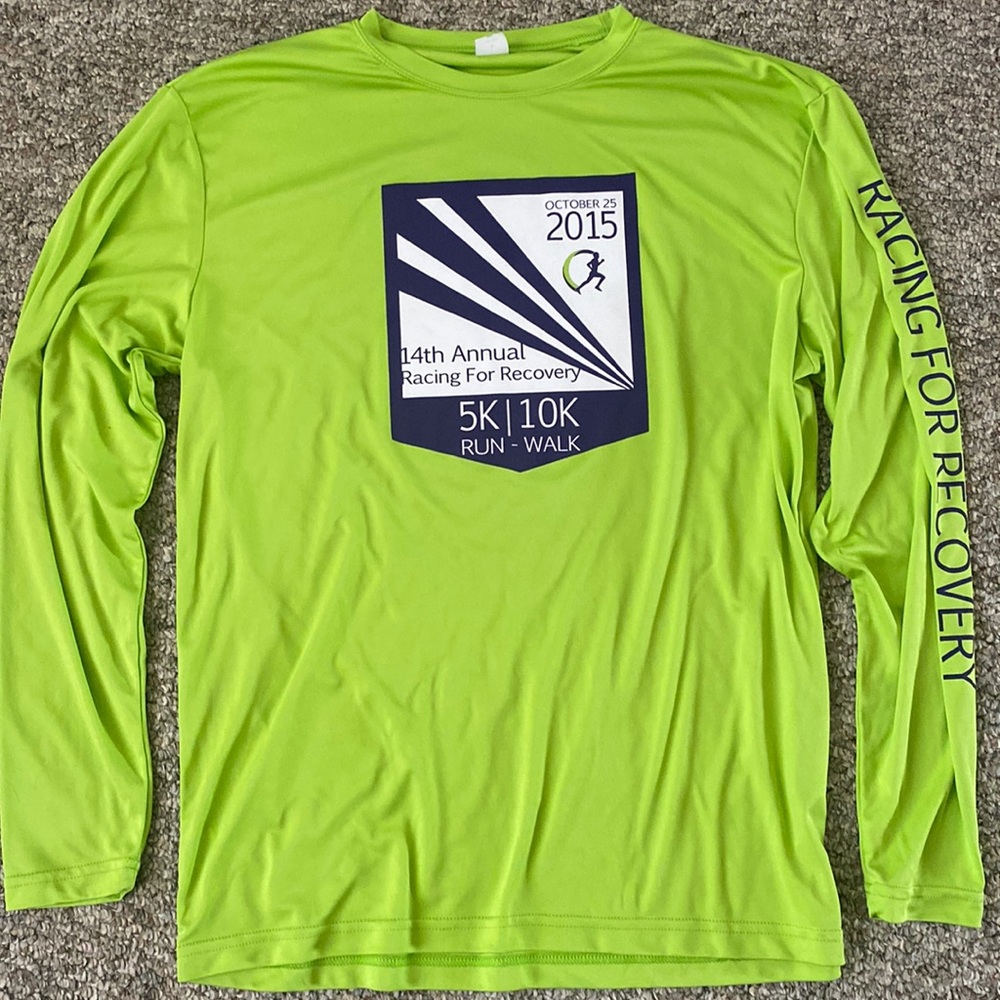 Lightweight polyester jogging shirt